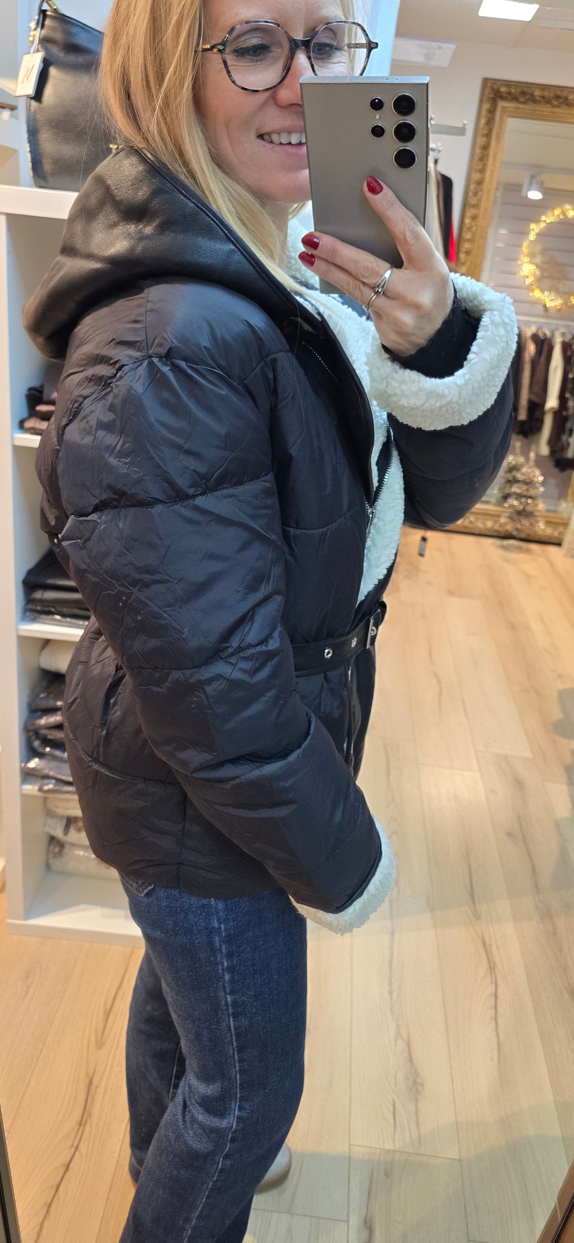 Veste/ manteau à capuche noir