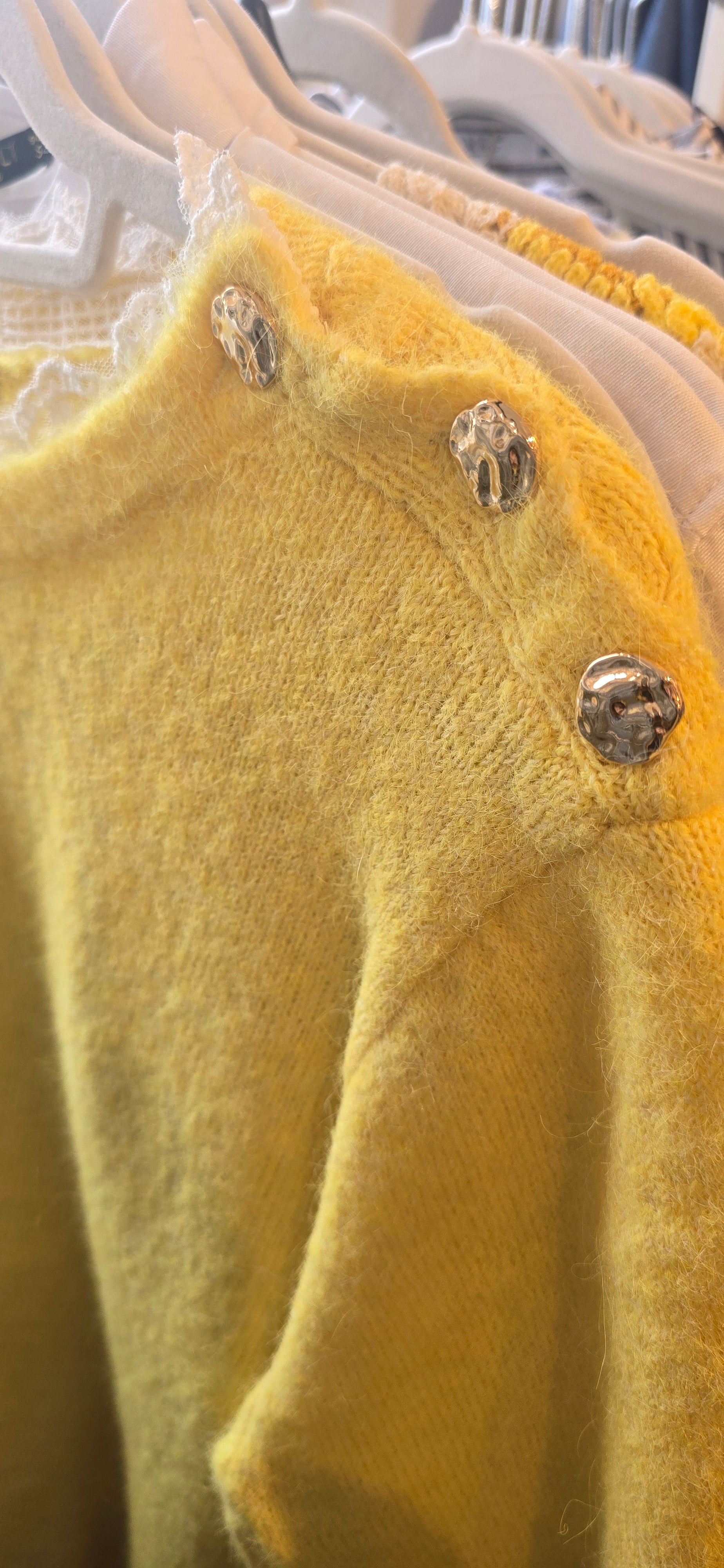 Pull 💛 dentelle au col